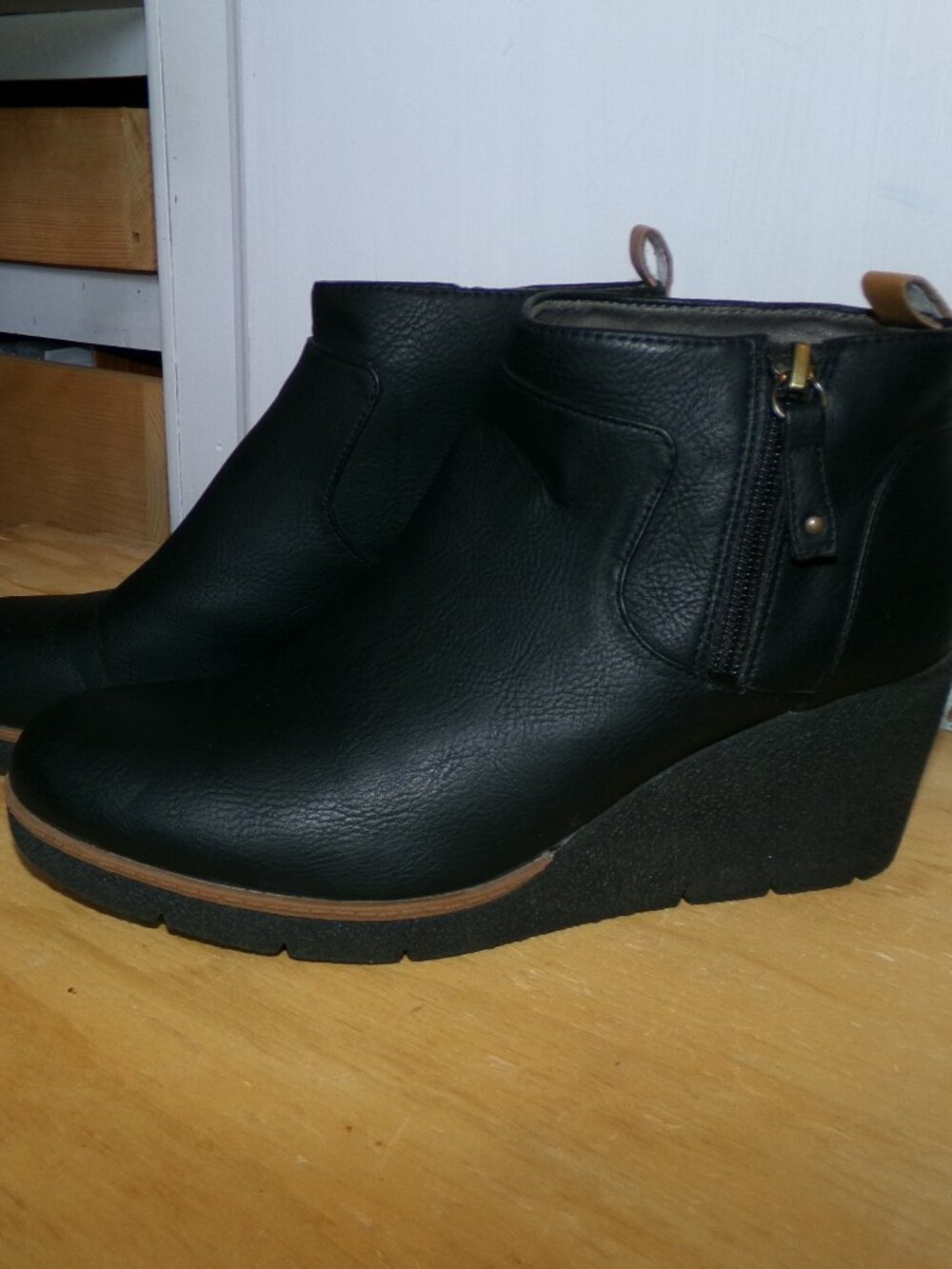 **Moving Sale** Dr. Scholl's NWOT Zip Up Booties Sz 8M
